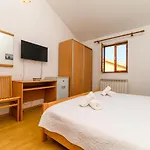 Sobe I Mareta 4* Miholascica