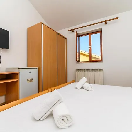 Sobe I Mareta Guest house Miholascica