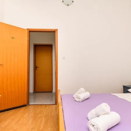 Guest house Sobe I Mareta Miholascica