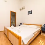 بيت ضيافة Sobe I Mareta 4*