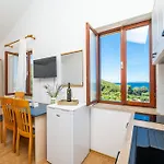 Sobe I Mareta Guest house Miholascica