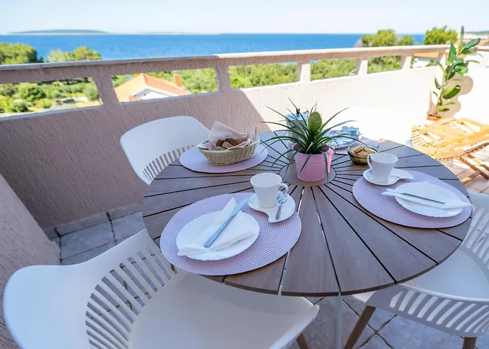 Sobe I Mareta 4* Miholašćica