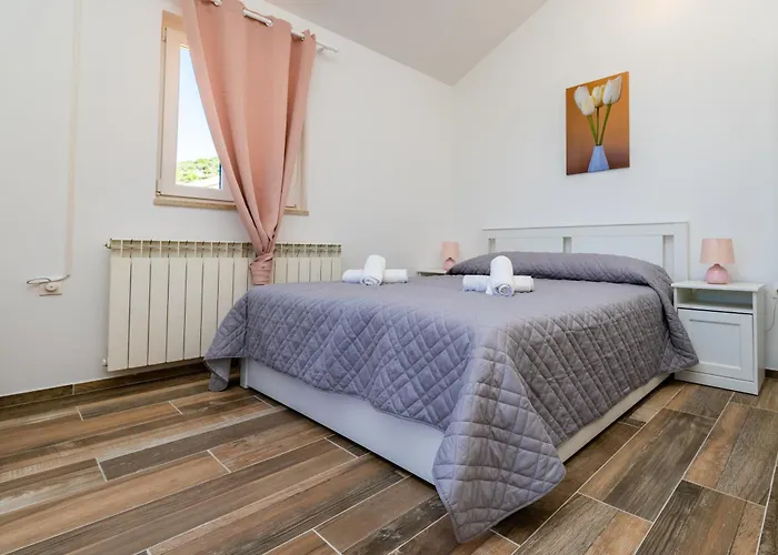 Πανσιόν Sobe I Mareta 4*